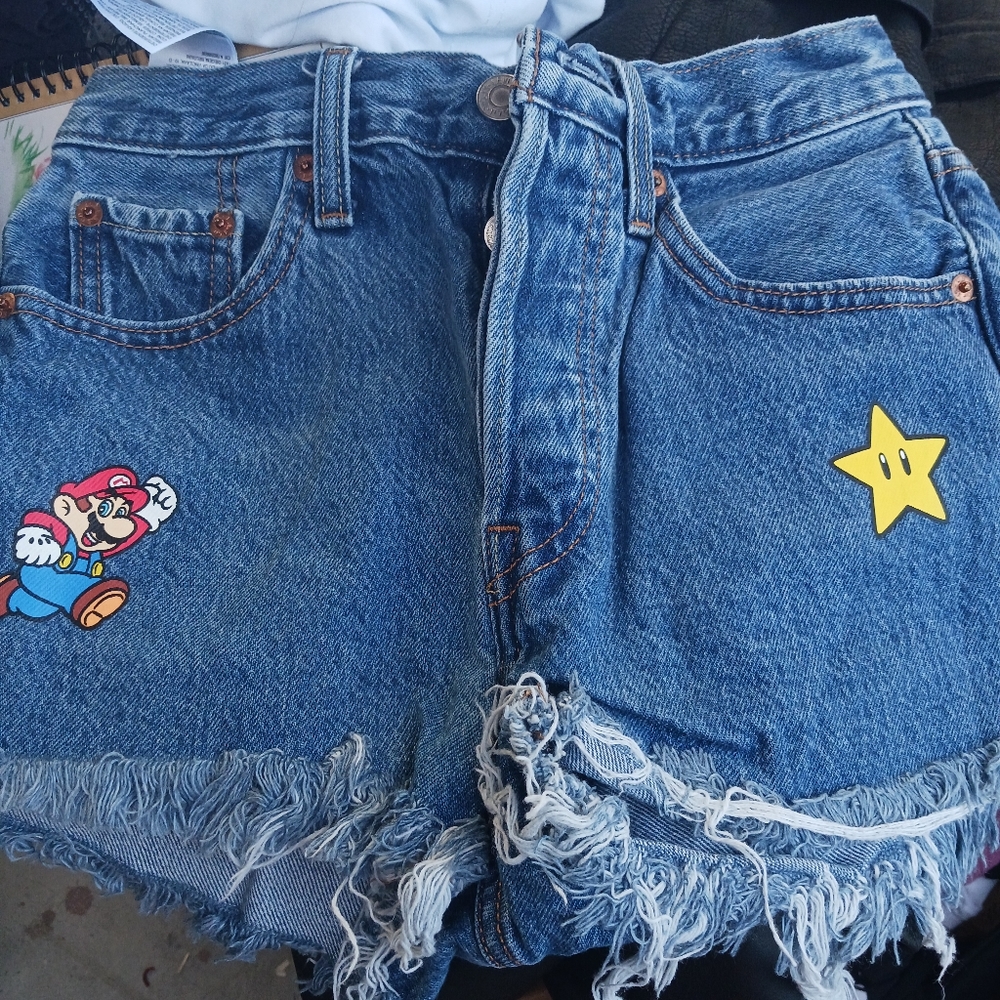 Super mario Levi's w24